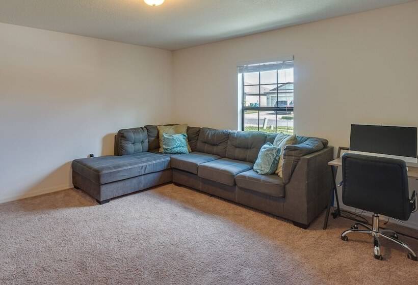 Tavares Retreat W/ Covered Patio & Private Yard