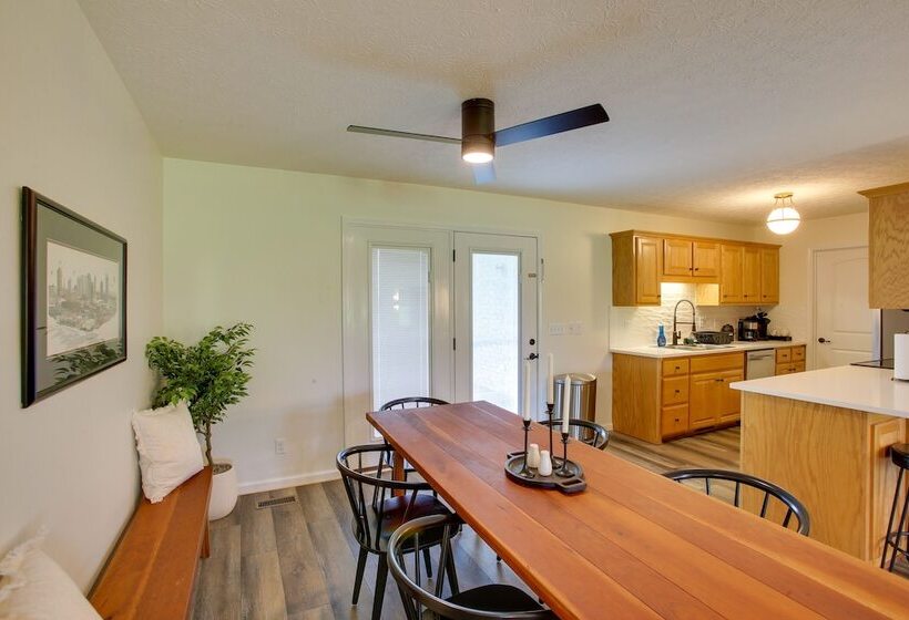 Private Pool & Hot Tub: Expansive Cedar Hill Home