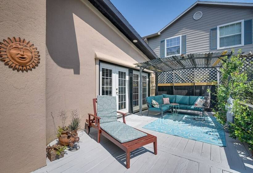 Texas Escape W/ Private Pool, Grill & Balconies!