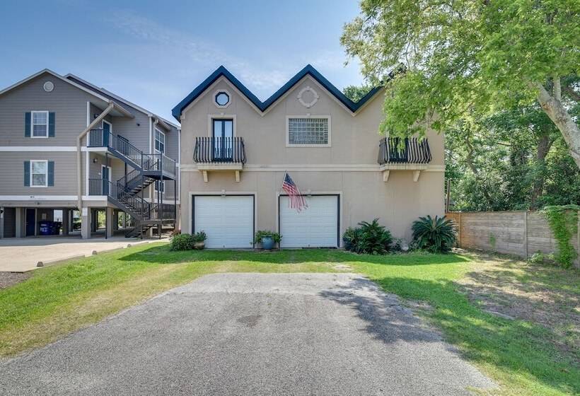 Texas Escape W/ Private Pool, Grill & Balconies!