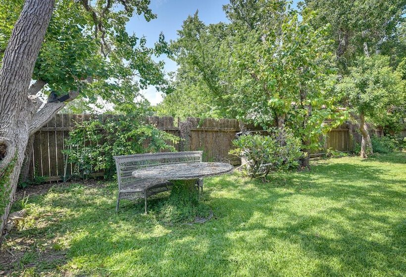 Texas Escape W/ Private Pool, Grill & Balconies!