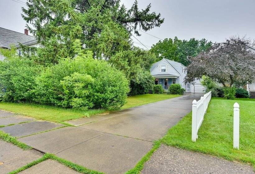 Themed New York Home ~ 2 Mi To Niagara Falls!