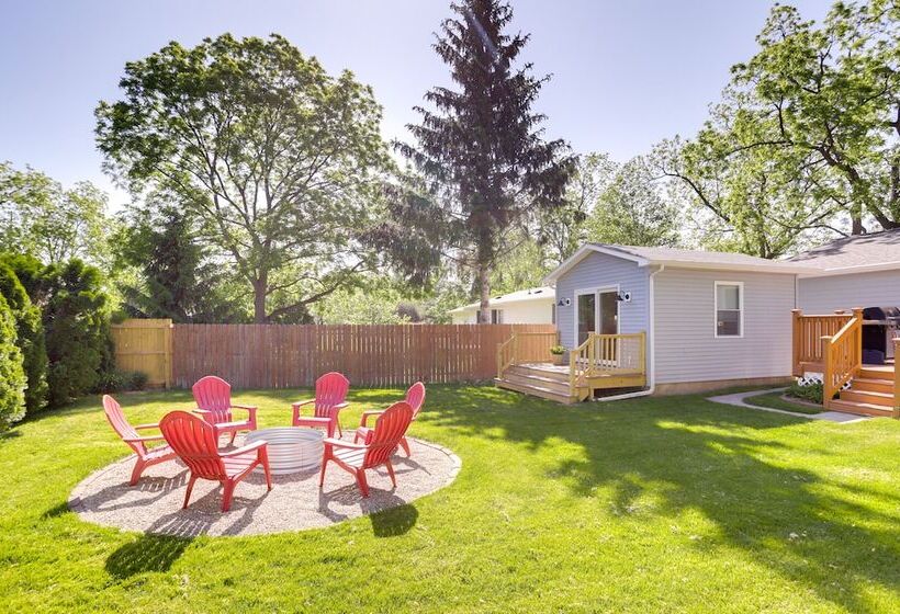 Three Oaks Home W/ Guest House   8 Mi To Beach!