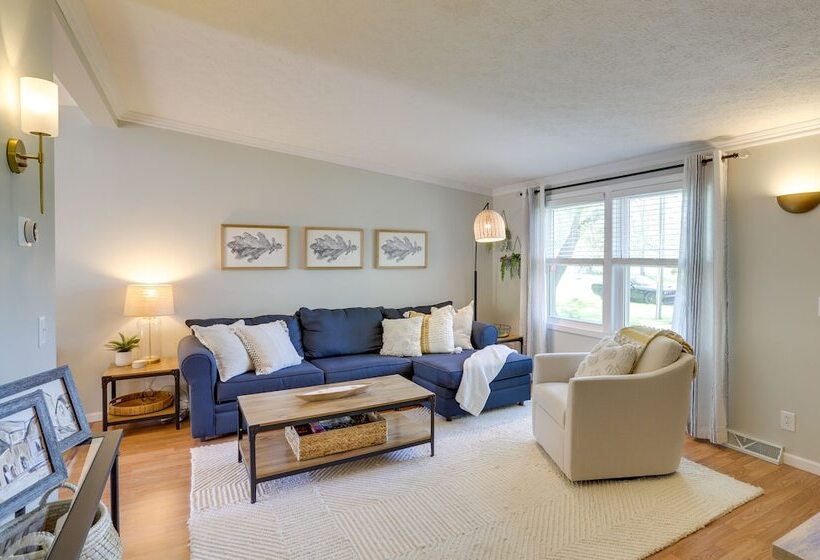 Three Oaks Home W/ Guest House   8 Mi To Beach!