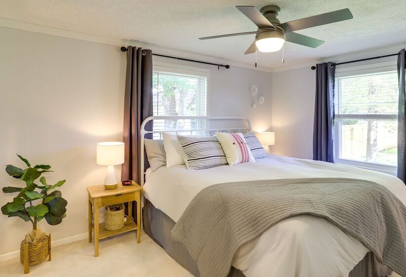 Three Oaks Home W/ Guest House   8 Mi To Beach!