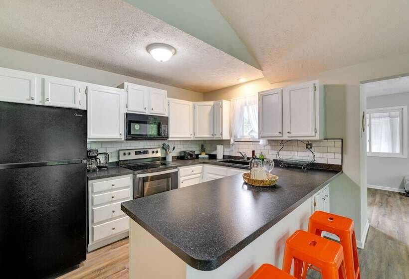 Tobyhanna Home W/ Hot Tub & Community Perks!