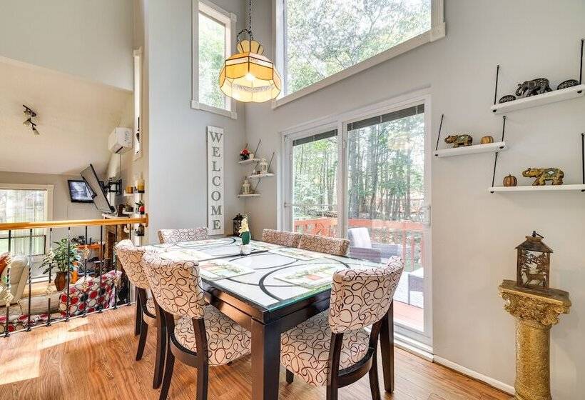 Tobyhanna Retreat W/ Deck, Pool + Lake Access!