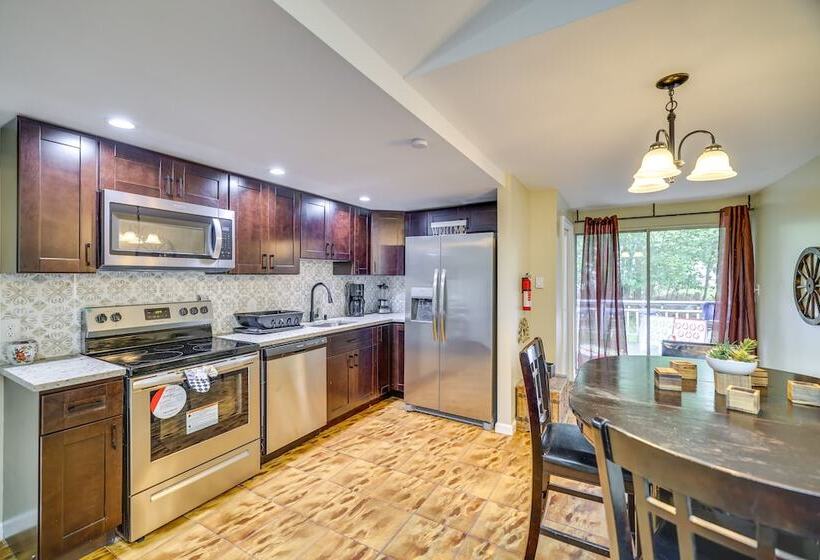 Tobyhanna Vacation Rental: Game Room & Trampoline!