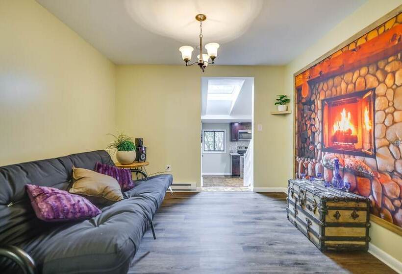 Tobyhanna Vacation Rental: Game Room & Trampoline!