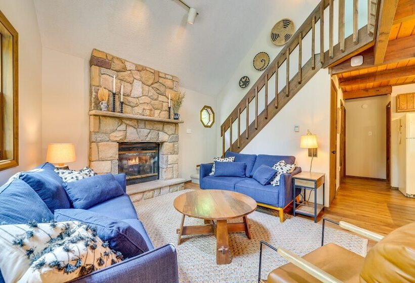 Traditional Blakeslee Chalet: Deck & Lake Access!