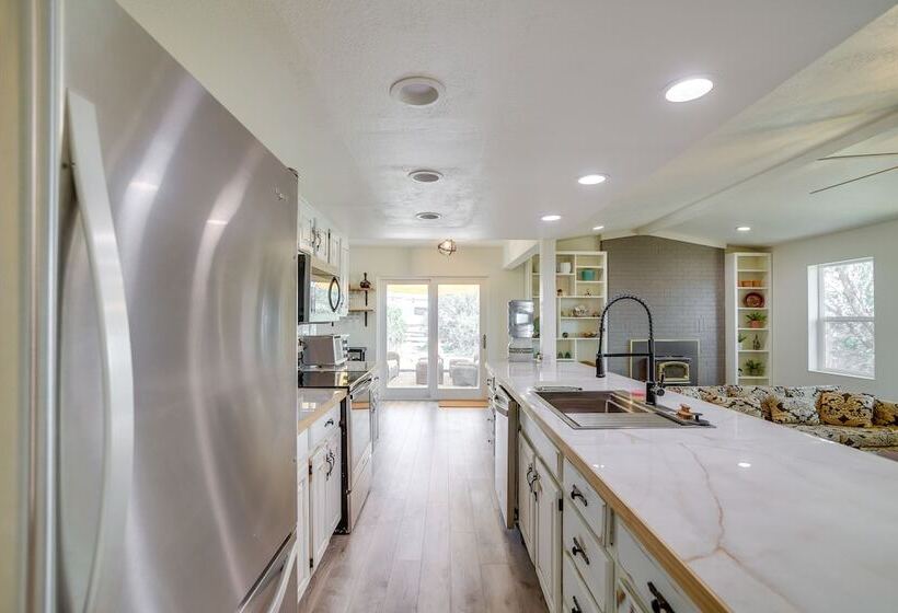 Tranquil Edgewood Retreat With Patio & Grill!