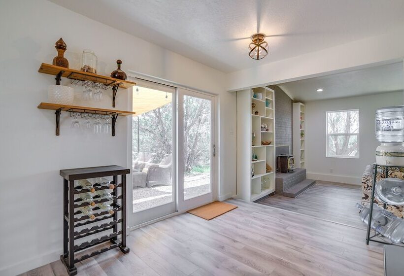 Tranquil Edgewood Retreat With Patio & Grill!