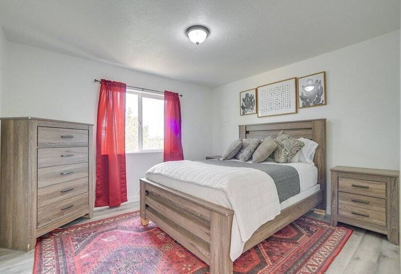 Tranquil Edgewood Retreat With Patio & Grill!