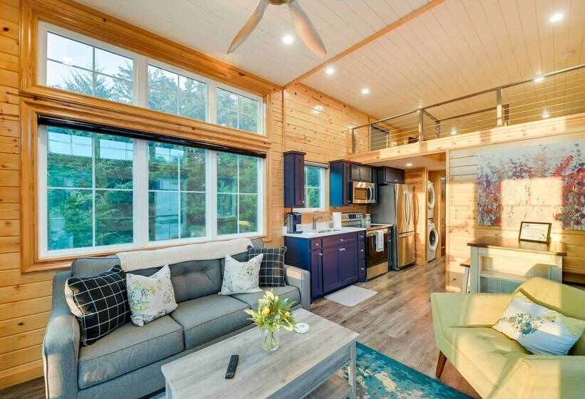 ~ 11 Mi To Lake Whitney: Tree Lined Cabin W/ Deck