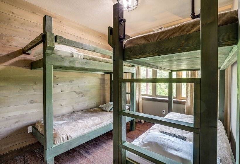 Unique Burnsville Home W/ Mountain Views + Deck!