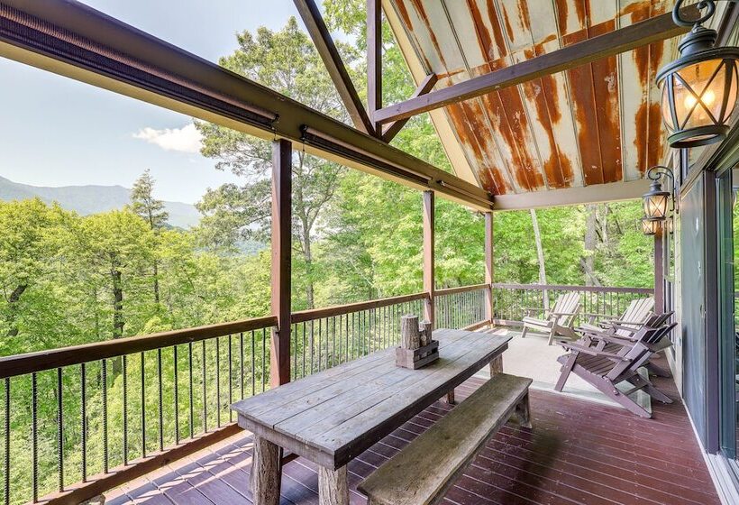 Unique Burnsville Home W/ Mountain Views + Deck!