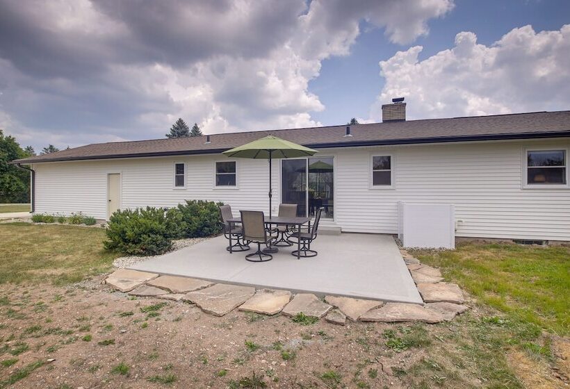 Updated Plymouth Home ~ 5 Mi To Road America!