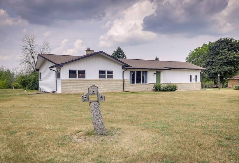 Updated Plymouth Home ~ 5 Mi To Road America!