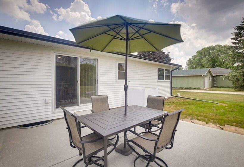 Updated Plymouth Home ~ 5 Mi To Road America!