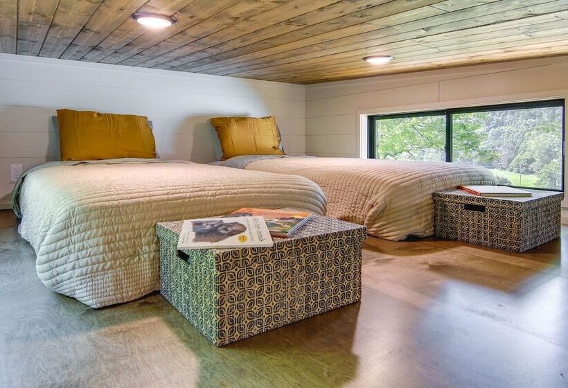 Upscale + Modern Tiny Cabin On Cane River!