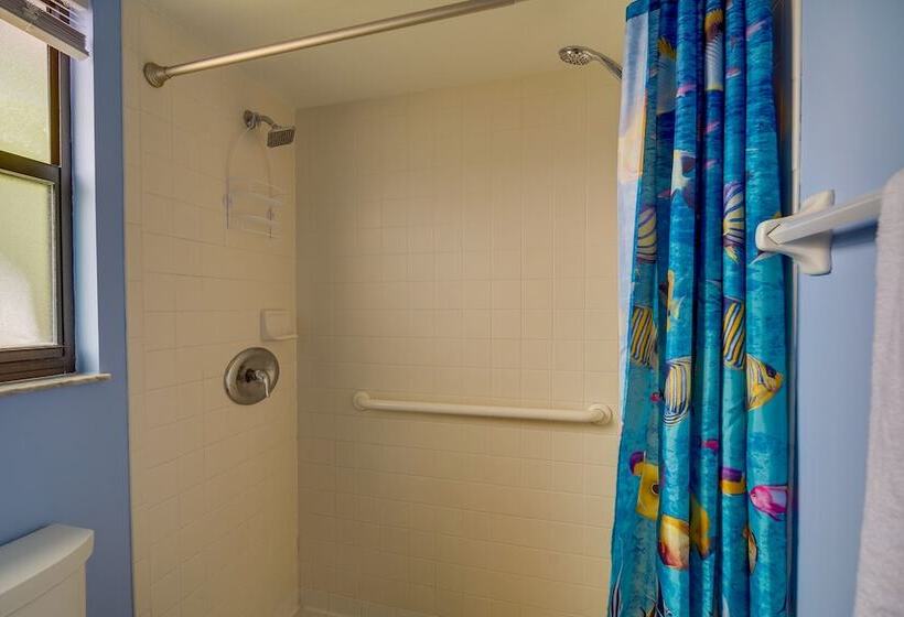 Pet Friendly Sebastian Home: W/ Porch + Lake View!