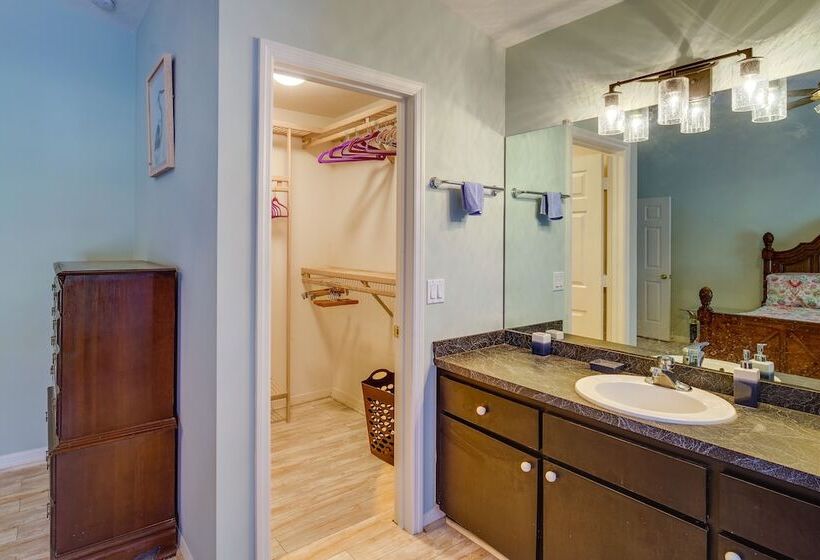 Pet Friendly Sebastian Home: W/ Porch + Lake View!