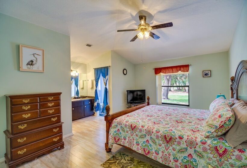 Pet Friendly Sebastian Home: W/ Porch + Lake View!