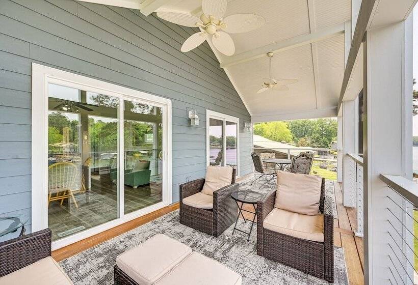 Waterfront Badin Lake Getaway: Boat Dock, Fire Pit