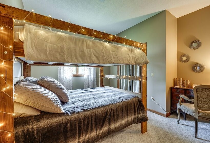 Waterfront Bristol Area Retreat W/ Boat Dock