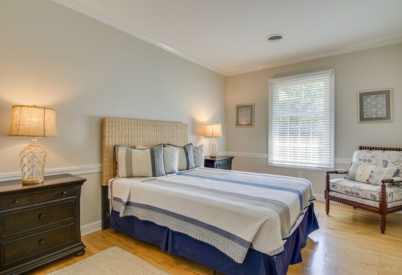 Waterfront Cambridge Gem W/ Hot Tub, Pool & Dock!