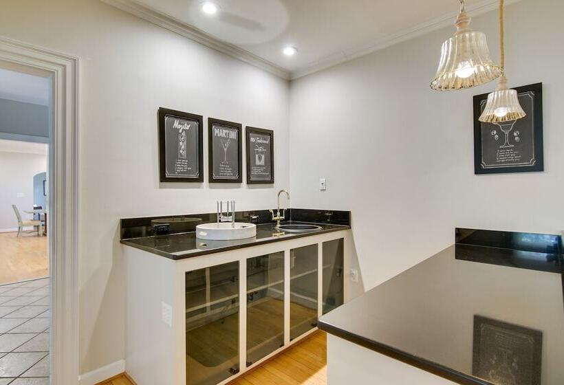 Waterfront Cambridge Gem W/ Hot Tub, Pool & Dock!