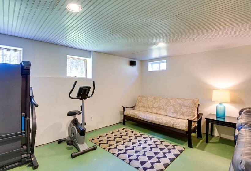 Waterfront Deer Isle Retreat W/ Fire Pit!