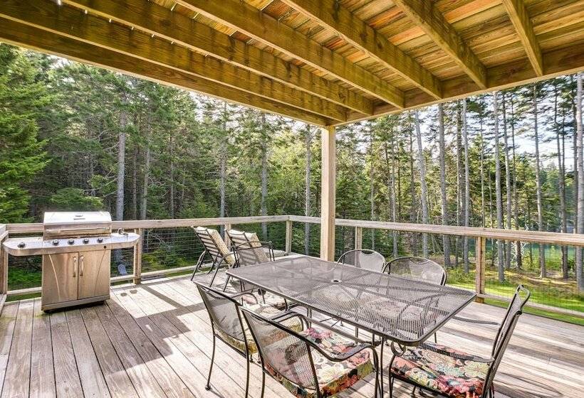 Waterfront Deer Isle Retreat W/ Fire Pit!