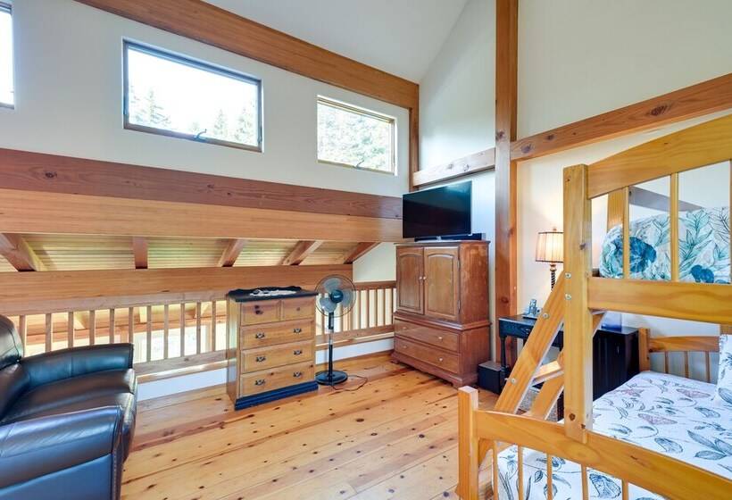 Waterfront Deer Isle Retreat W/ Fire Pit!