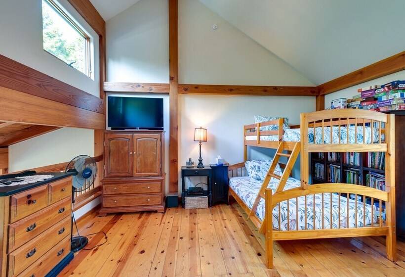 Waterfront Deer Isle Retreat W/ Fire Pit!