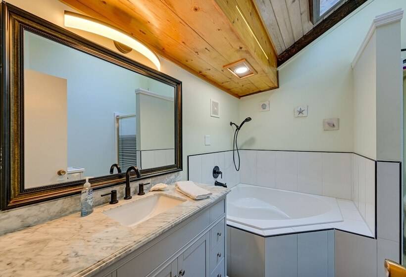 Private Beach At Waterfront Harstine Island Escape