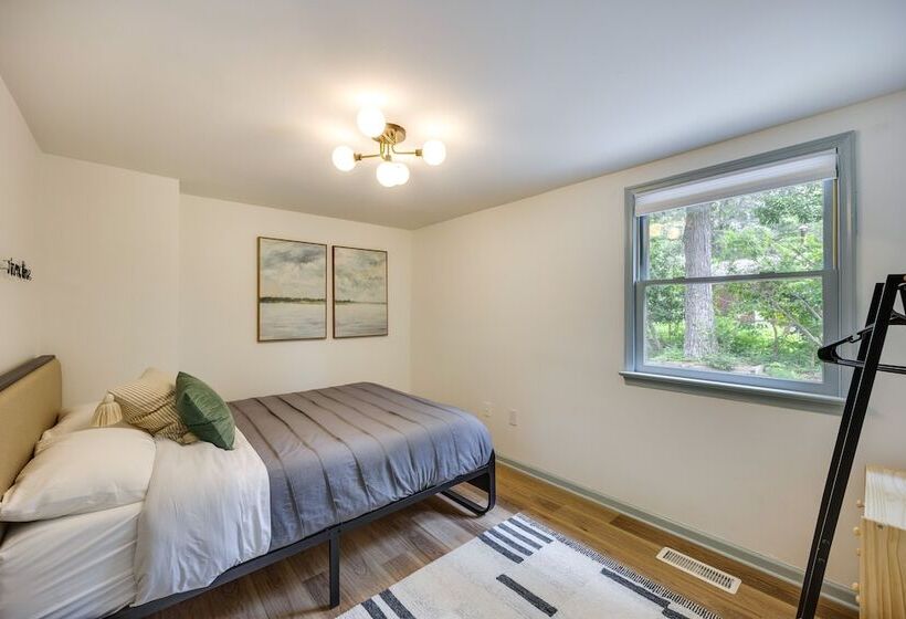 Waterfront Heathsville Cottage W/ Dock & Hot Tub!