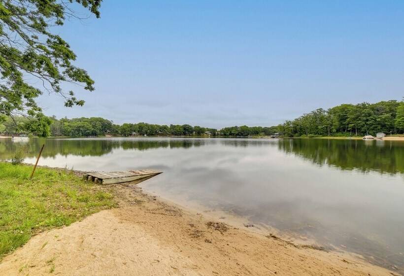 Waterfront Lake Cabin: Close To Boating & Fishing!