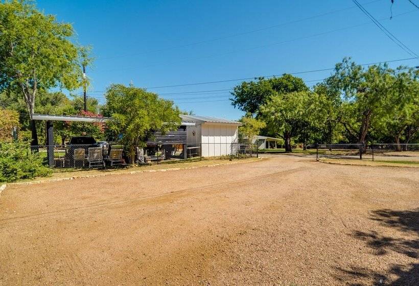 Waterfront Lake Lbj Cabin W/ Private Dock!