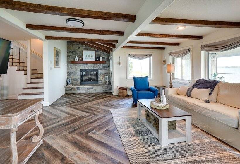 Waterfront Lake Poinsett Retreat W/ Fire Pit!