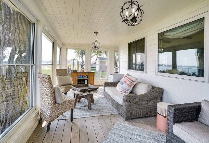 Waterfront Lake Poinsett Retreat W/ Fire Pit!