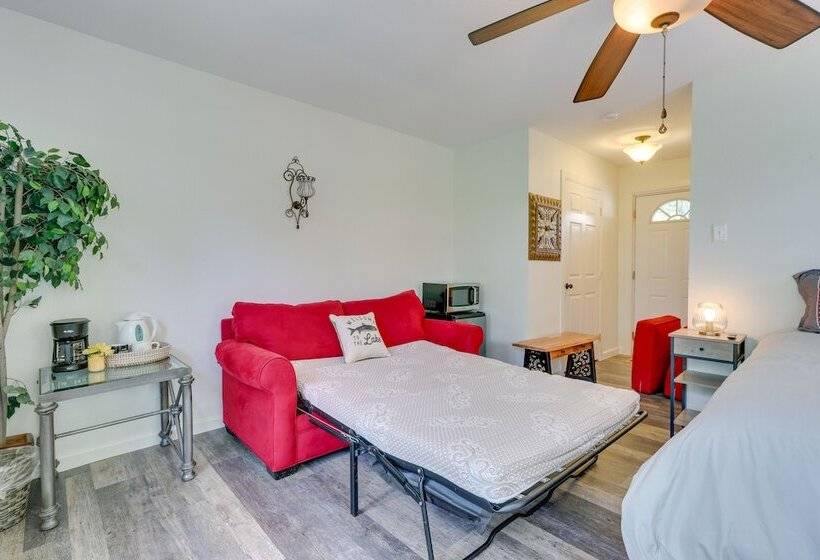 Waterfront Spicewood Home: Deck, Fire Pit & Grill