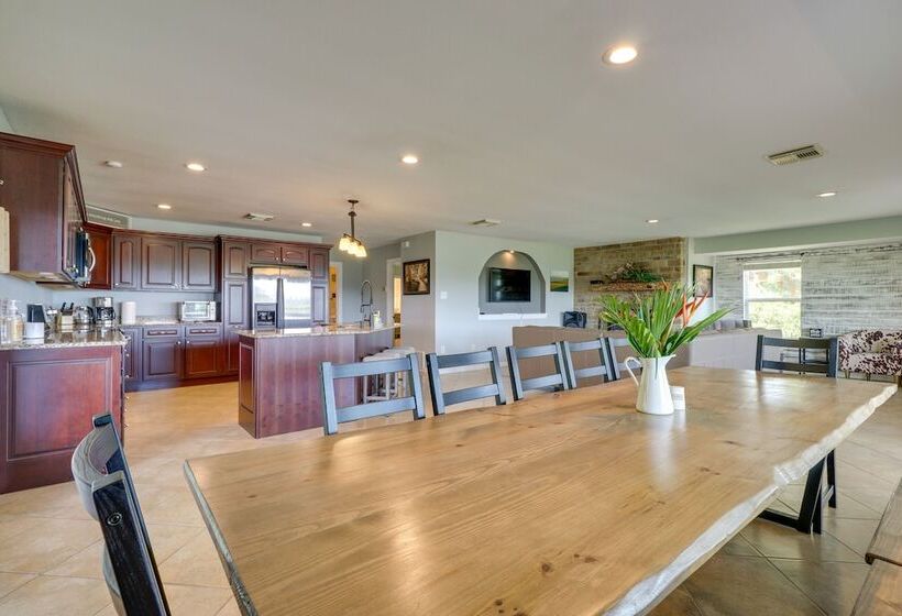 Waterfront Spicewood Home: Deck, Fire Pit & Grill