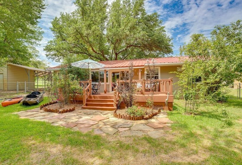 Deck, Grill & Fire Pit: Waterfront Texas Retreat