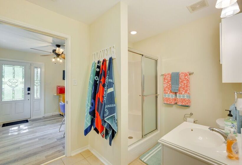 Deck, Grill & Fire Pit: Waterfront Texas Retreat