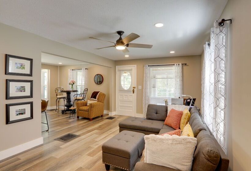 Welcoming Willoughby Home: 1 Mi To Historic Dtwn