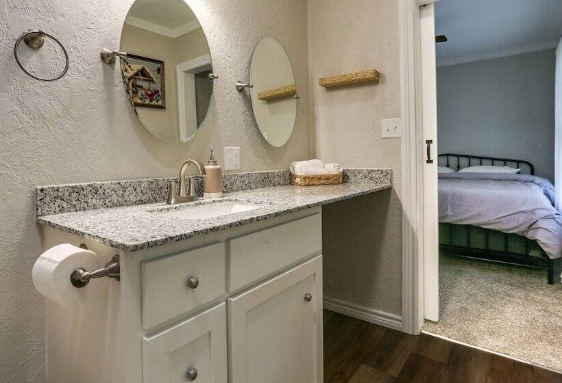 Casino Cottage  Getaway: 4 Mi To Choctaw Casino!