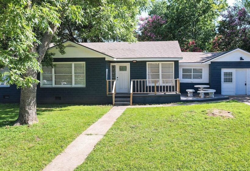 Casino Cottage  Getaway: 4 Mi To Choctaw Casino!