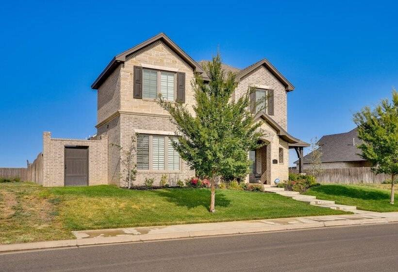 Wfh Friendly Amarillo Home W/ Furnished Patio!