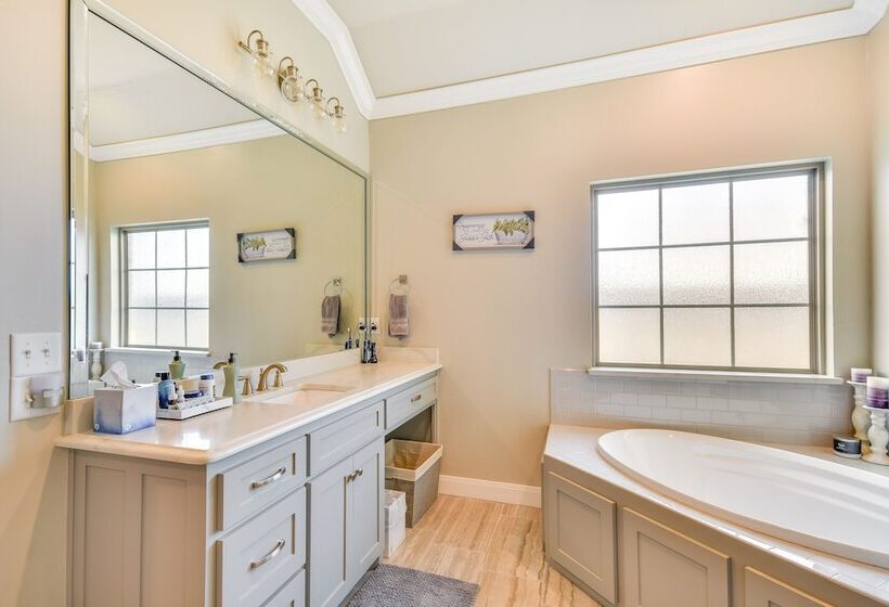 Wfh Friendly Amarillo Home W/ Furnished Patio!